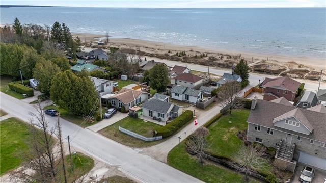 166 Second Avenue N, House detached with 3 bedrooms, 1 bathrooms and 2 parking in South Bruce Peninsula ON | Image 1