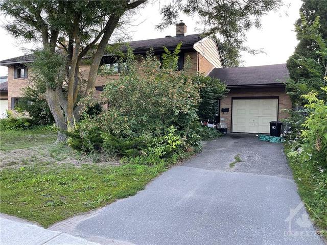 1244 Prince Of Wales Drive, Home with 3 bedrooms, 1 bathrooms and 3 parking in Ottawa ON | Image 2
