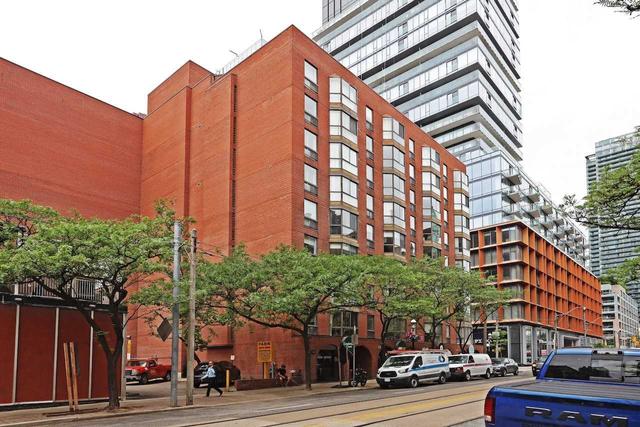 802 - 30 Church St, Condo with 2 bedrooms, 3 bathrooms and 1 parking in Toronto ON | Card Image