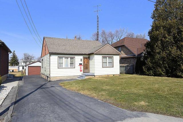 88 Kennedy Ave, House detached with 3 bedrooms, 1 bathrooms and 6 parking in Hamilton ON | Image 8