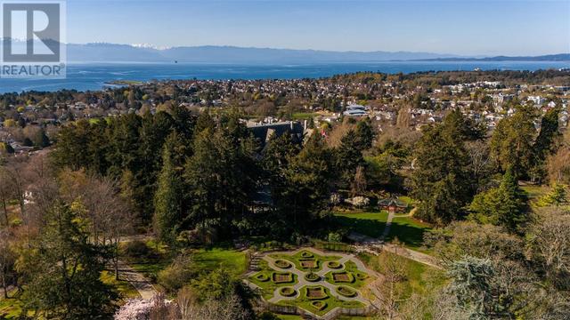 803 Piermont Pl, House detached with 5 bedrooms, 5 bathrooms and 2 parking in Victoria BC | Image 54