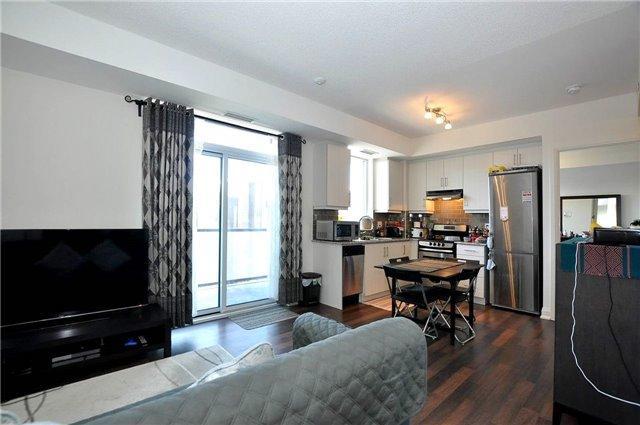 210 - 68 Canterbury Pl, Condo with 1 bedrooms, 2 bathrooms and 1 parking in Toronto ON | Image 5