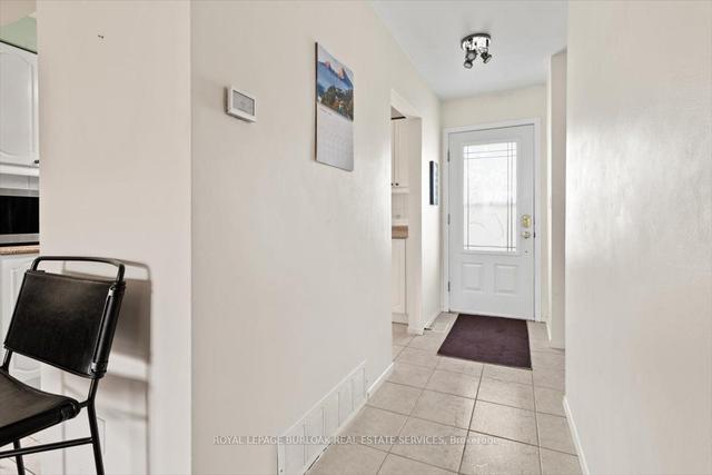 2 - 11 Colmar Pl, Townhouse with 2 bedrooms, 2 bathrooms and 1 parking in Hamilton ON | Image 29