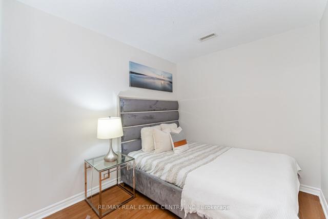 204 - 3 Dayspring Circ, Condo with 2 bedrooms, 2 bathrooms and 1 parking in Brampton ON | Image 9