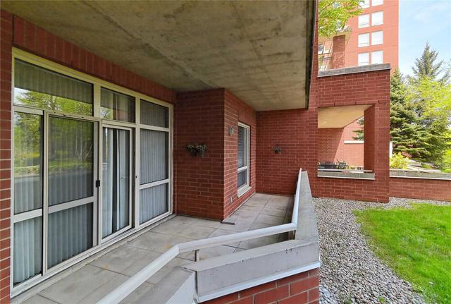 glb4 - 50 Old Mill Rd, Condo with 2 bedrooms, 3 bathrooms and 2 parking in Oakville ON | Image 8