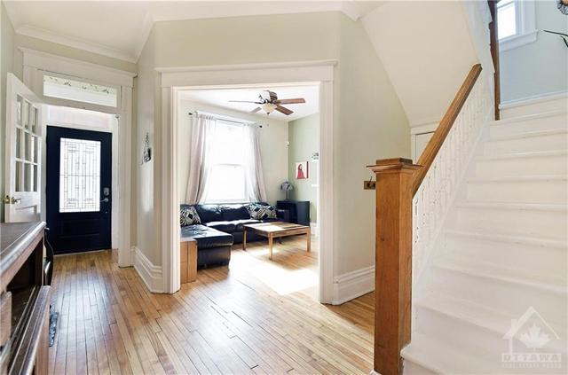 65 Laurel Street, Home with 3 bedrooms, 2 bathrooms and 1 parking in Ottawa ON | Image 4