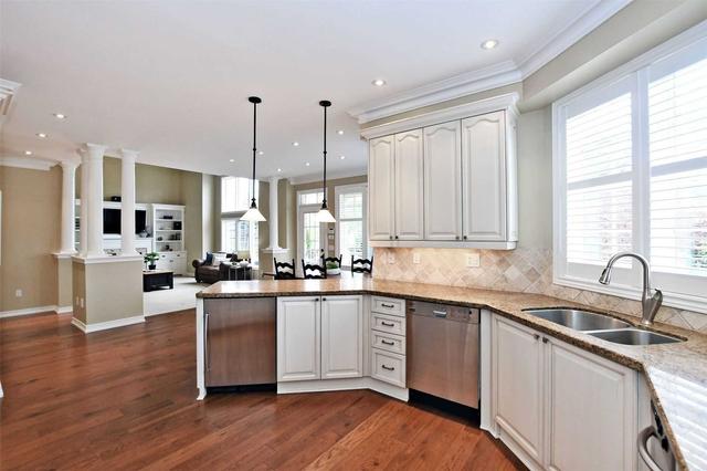 32 Royal Troon Cres, House detached with 4 bedrooms, 4 bathrooms and 7 parking in Markham ON | Image 8