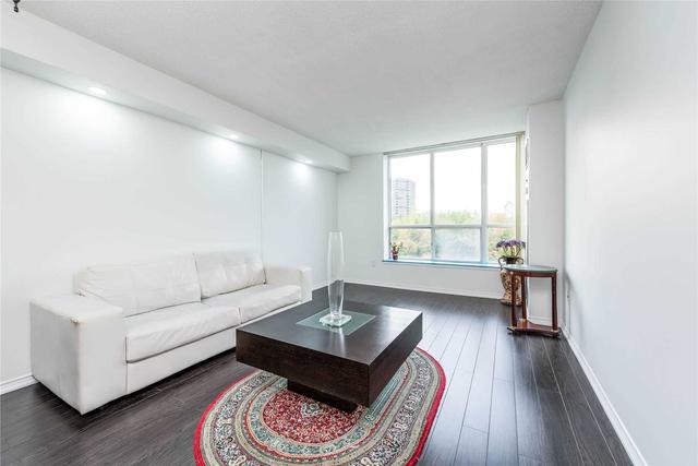402 - 430 Mclevin Ave, Condo with 2 bedrooms, 2 bathrooms and 1 parking in Toronto ON | Image 9