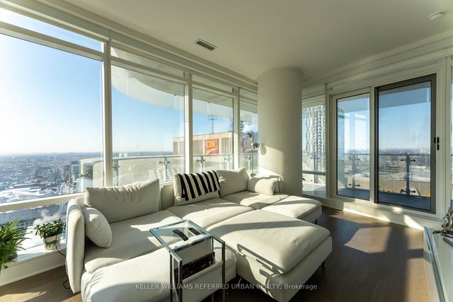 4309 - 1 Bloor St E, Condo with 2 bedrooms, 2 bathrooms and 1 parking in Toronto ON | Image 15