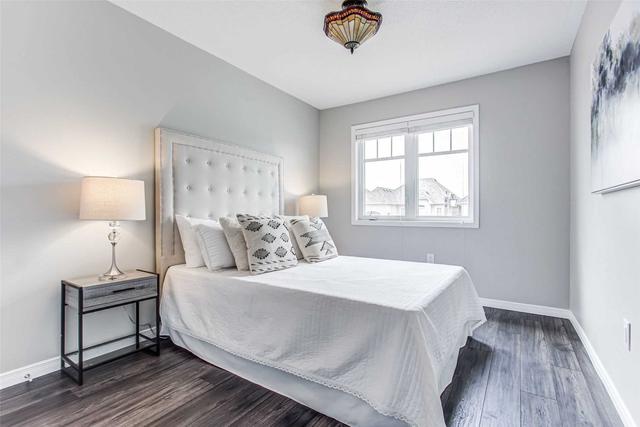 136 Kellington Tr, House attached with 3 bedrooms, 3 bathrooms and 3 parking in Whitchurch Stouffville ON | Image 10