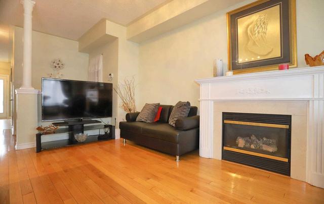 17 Lander Cres, House attached with 3 bedrooms, 4 bathrooms and 3 parking in Vaughan ON | Image 20