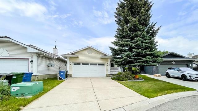 3646 Douglas Woods Heights Se, Home with 3 bedrooms, 3 bathrooms and null parking in Calgary AB | Image 10