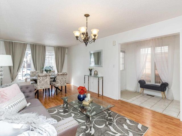 6 Sherbo Cres, House detached with 3 bedrooms, 3 bathrooms and 2 parking in Brampton ON | Image 5