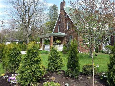 362 Galt Ave, House detached with 3 bedrooms, 2 bathrooms and 2 parking in Oakville ON | Image 1