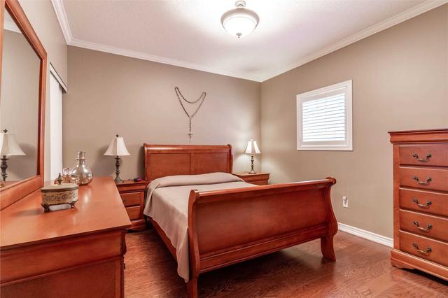 2322 Canterbury Cres, House detached with 2 bedrooms, 3 bathrooms and 5 parking in Pickering ON | Image 13