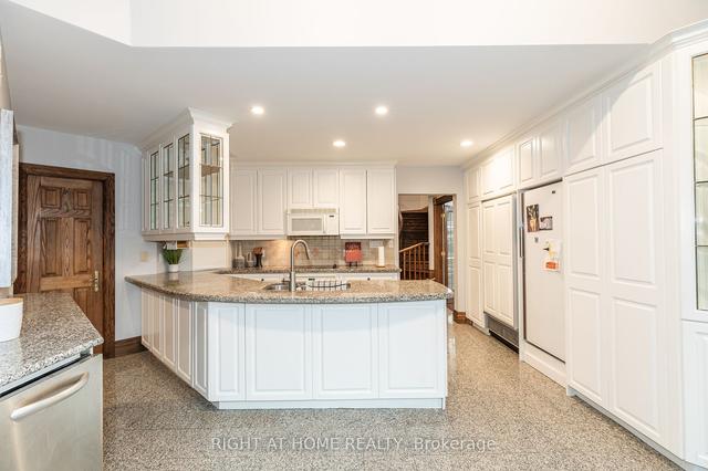 61 Melbert Rd, House detached with 7 bedrooms, 4 bathrooms and 8 parking in Toronto ON | Image 3