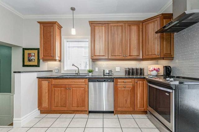 39 Delhi St, House detached with 3 bedrooms, 5 bathrooms and 2 parking in Guelph ON | Image 3