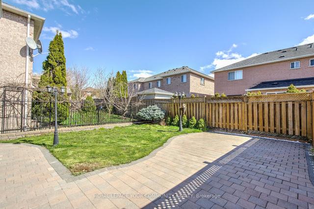 140 Blackthorn Dr, House semidetached with 4 bedrooms, 4 bathrooms and 4 parking in Vaughan ON | Image 31