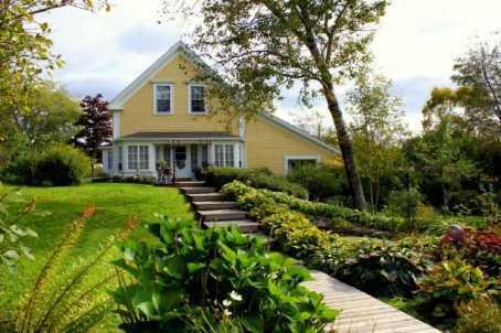 8029 Hwy 215, House detached with 6 bedrooms, 5 bathrooms and 6 parking in East Hants NS | Image 1