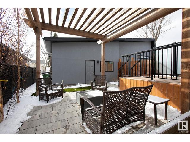 8543 67 Av Nw, House semidetached with 4 bedrooms, 3 bathrooms and null parking in Edmonton AB | Image 47