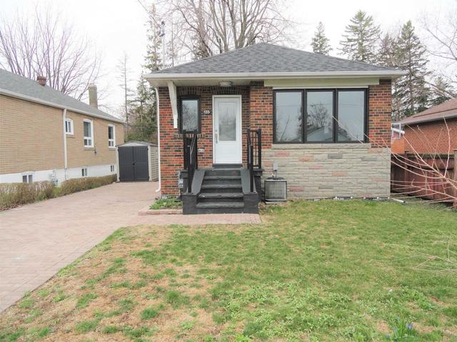 135 Glenshephard Dr, House detached with 3 bedrooms, 2 bathrooms and 4 parking in Toronto ON | Image 1