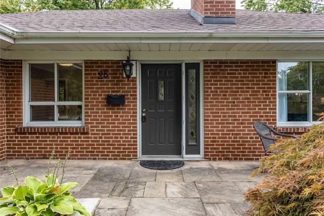 28 Guildcrest Dr, House detached with 3 bedrooms, 3 bathrooms and 8 parking in Toronto ON | Image 23