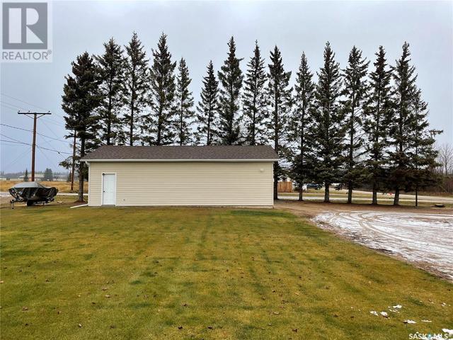 109 2nd Street Nw, House detached with 4 bedrooms, 2 bathrooms and null parking in Goodsoil SK | Image 30
