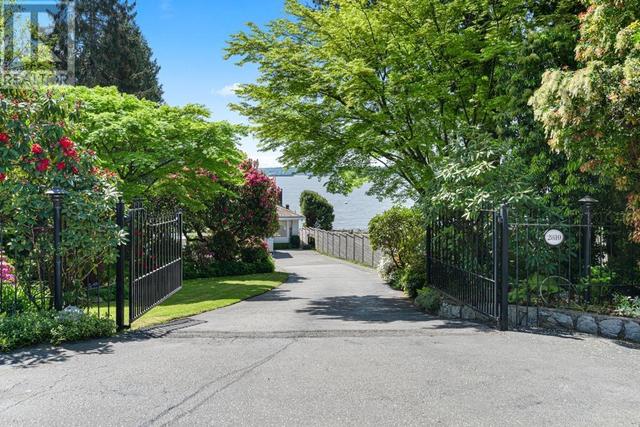 2810 Bellevue Avenue, House detached with 4 bedrooms, 4 bathrooms and 2 parking in West Vancouver BC | Image 4