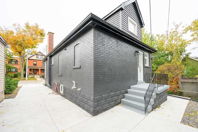 219 Hess St S, House detached with 1 bedrooms, 1 bathrooms and 0 parking in Hamilton ON | Image 2