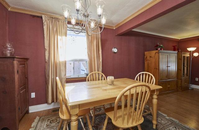 11 Gair Dr, House detached with 3 bedrooms, 2 bathrooms and 3 parking in Toronto ON | Image 3