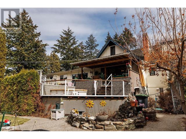 15911 Trask Road, House detached with 7 bedrooms, 3 bathrooms and null parking in Lake Country BC | Image 3