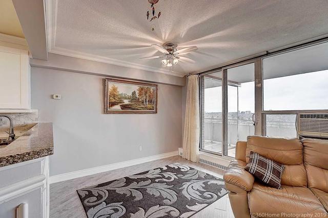 1506 - 5 Vicora Linkway, Condo with 3 bedrooms, 2 bathrooms and 1 parking in Toronto ON | Image 4