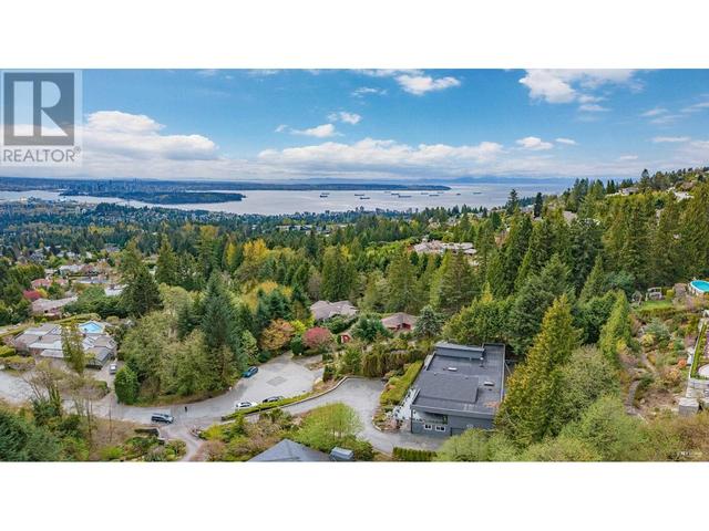 1135 Groveland Court, House detached with 5 bedrooms, 6 bathrooms and 5 parking in West Vancouver BC | Image 3