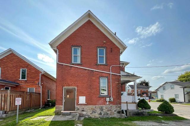 30 Regina St N, House detached with 9 bedrooms, 3 bathrooms and 1 parking in Waterloo ON | Image 29