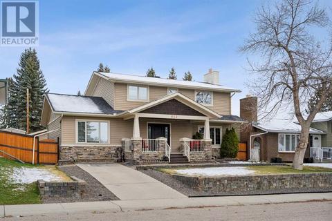 412 Allston Avenue Se, House detached with 4 bedrooms, 3 bathrooms and 3 parking in Calgary AB | Card Image