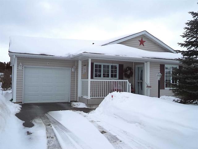 5 Kentucky Ave, House detached with 2 bedrooms, 2 bathrooms and 2 parking in Wasaga Beach ON | Image 1