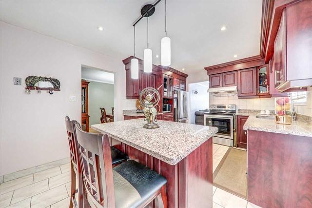 36 Halder Cres, House detached with 4 bedrooms, 4 bathrooms and 6 parking in Markham ON | Image 3
