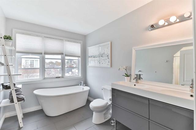 866 Pape Ave, House attached with 3 bedrooms, 4 bathrooms and 2 parking in Toronto ON | Image 16