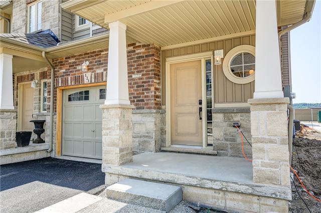 121 Dunrobin Lane, House attached with 3 bedrooms, 3 bathrooms and 1 parking in Ottawa ON | Image 2