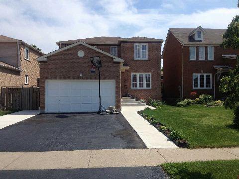 2916 Crosscurrent Dr, House detached with 3 bedrooms, 4 bathrooms and 4 parking in Mississauga ON | Image 1