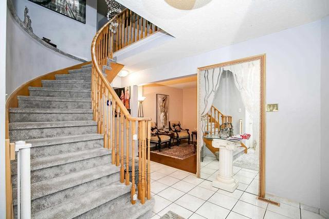 118 Malta Ave, House detached with 4 bedrooms, 4 bathrooms and 6 parking in Brampton ON | Image 23