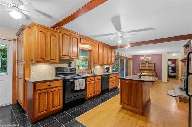 1585 County Road 46, House detached with 3 bedrooms, 2 bathrooms and 12 parking in Havelock Belmont Methuen ON | Image 23