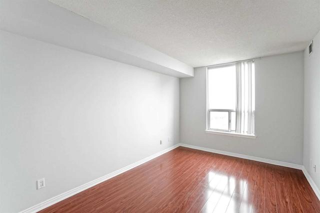 1213 - 135 Hillcrest Ave, Condo with 2 bedrooms, 2 bathrooms and 1 parking in Mississauga ON | Image 7