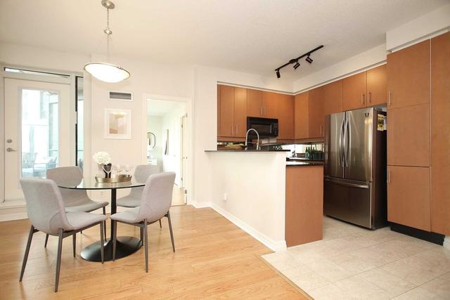 1203 - 300 Bloor St E, Condo with 2 bedrooms, 2 bathrooms and 1 parking in Toronto ON | Image 5