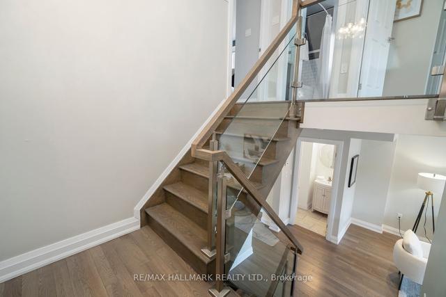 68 South Kingsway, House detached with 3 bedrooms, 3 bathrooms and 3 parking in Toronto ON | Image 6