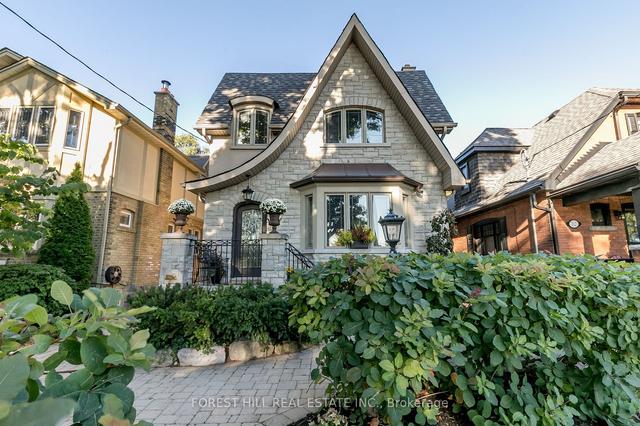 210 Bessborough Dr, House detached with 4 bedrooms, 4 bathrooms and 3 parking in Toronto ON | Image 1