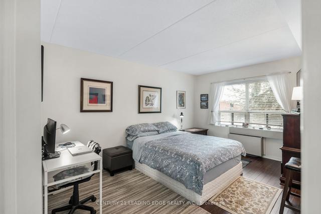 206 - 54 Fittons Rd W, Condo with 2 bedrooms, 2 bathrooms and 1 parking in Orillia ON | Image 3