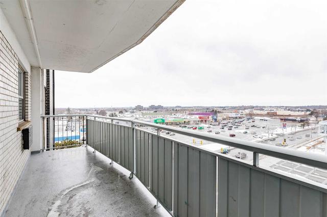 805 - 80 Speers Rd, Condo with 2 bedrooms, 1 bathrooms and 1 parking in Oakville ON | Image 8