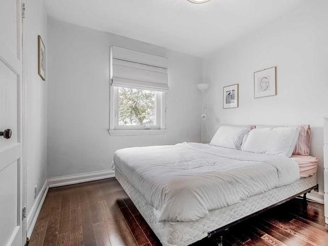 30 Ashmore Ave, House detached with 3 bedrooms, 2 bathrooms and 4 parking in Toronto ON | Image 7