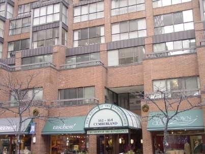 608 - 164 Cumberland St, Condo with 1 bedrooms, 2 bathrooms and null parking in Toronto ON | Image 1